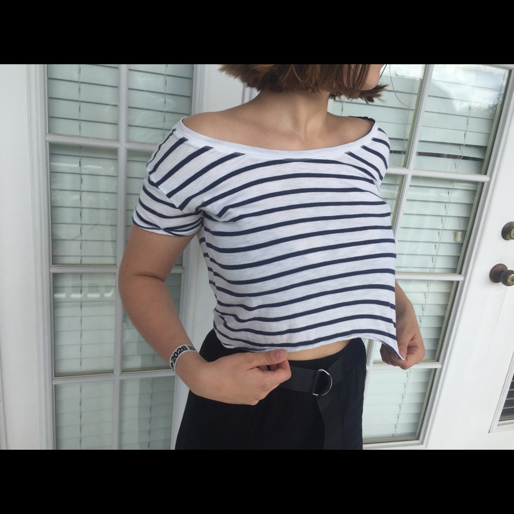 ✨Hollister striped crop top✨